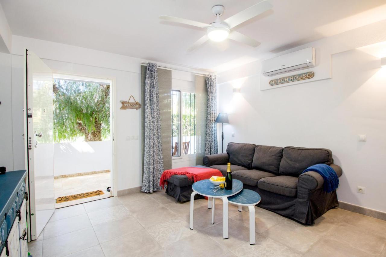 Perfectly Located Beachside Apartment In Elviria 马尔韦利亚 外观 照片