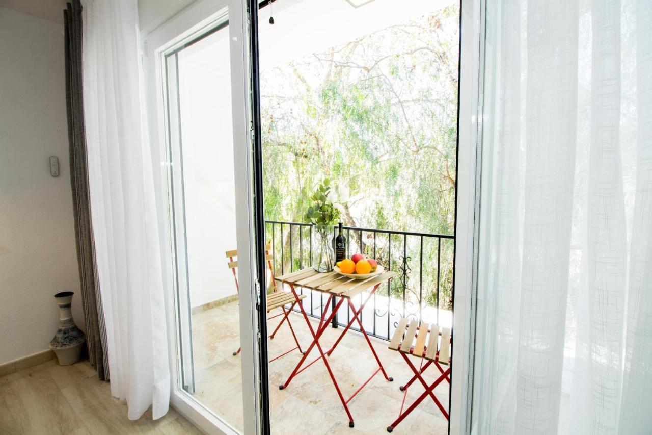 Perfectly Located Beachside Apartment In Elviria 马尔韦利亚 外观 照片